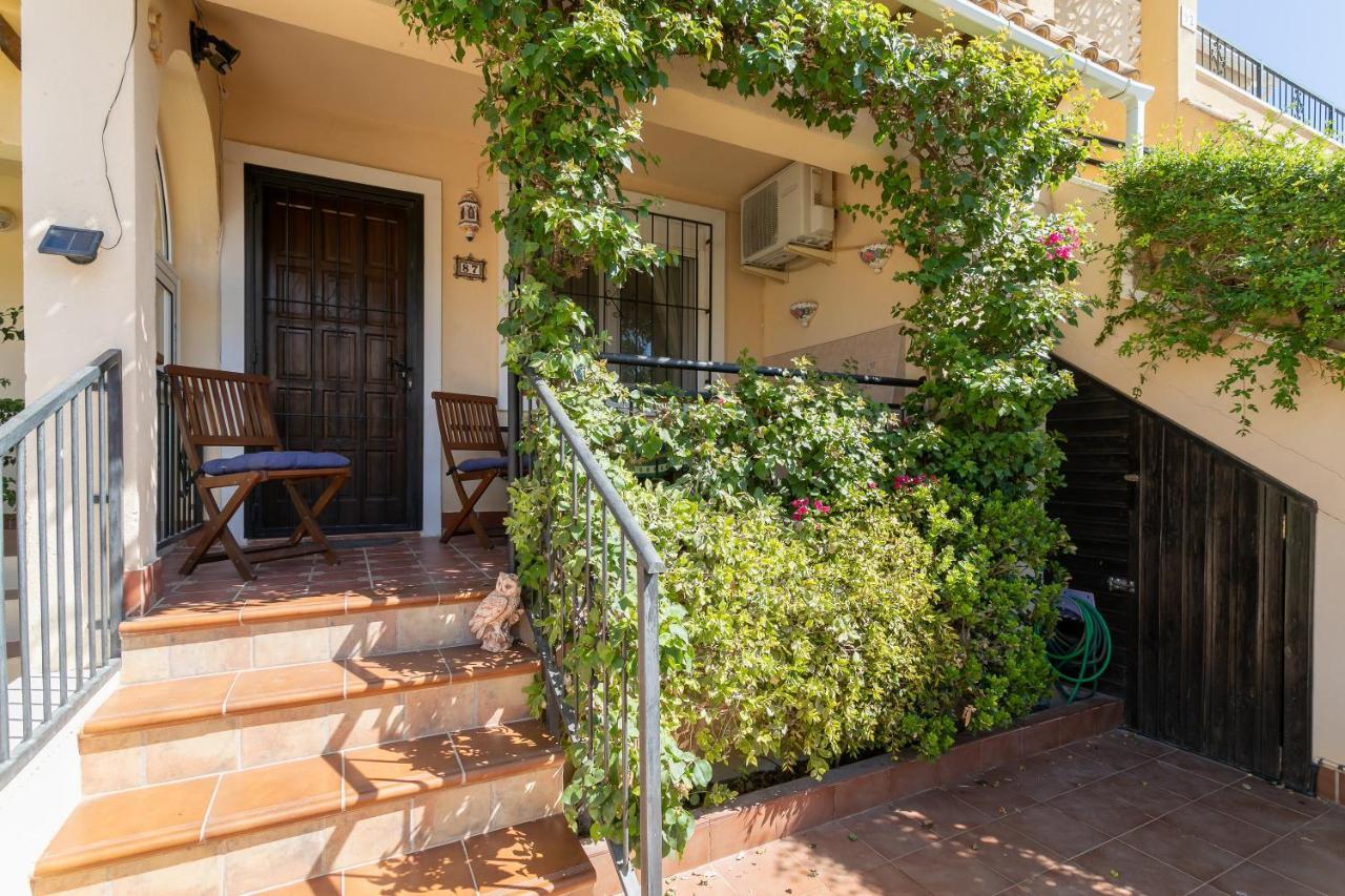 Heads 2 Holiday Homes Apartment Villamartín Extérieur photo